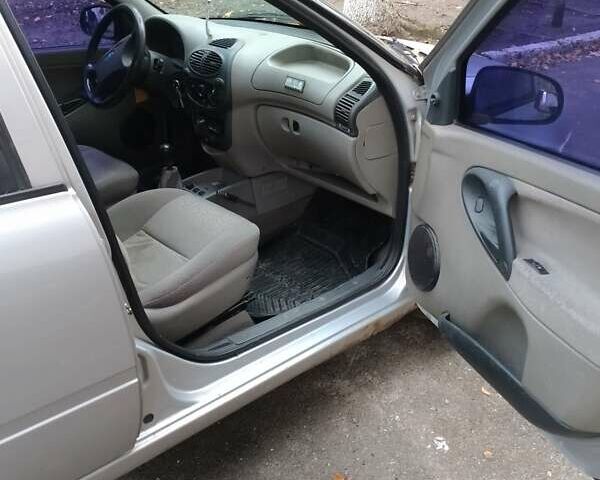 Серый ВАЗ 1117 Калина, объемом двигателя 1.6 л и пробегом 270 тыс. км за 1500 $, фото 2 на Automoto.ua