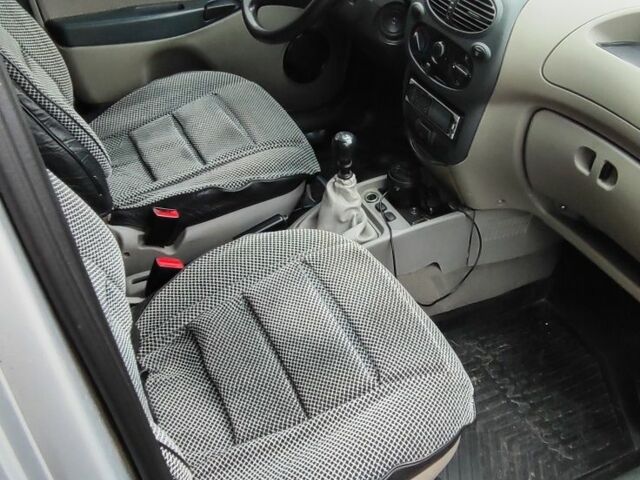 Сірий ВАЗ 1117 Калина, об'ємом двигуна 1.6 л та пробігом 202 тис. км за 2200 $, фото 7 на Automoto.ua