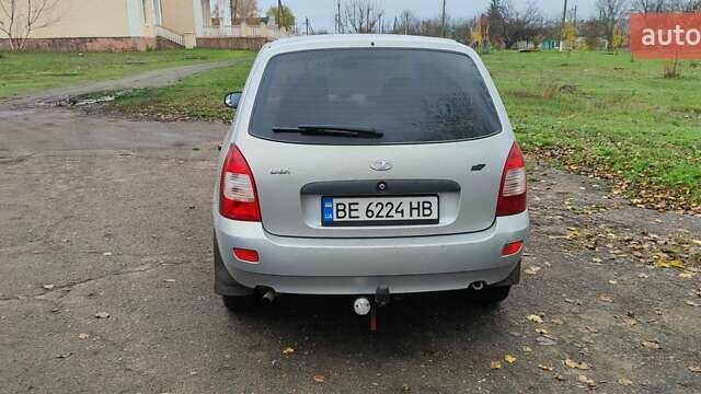 Серый ВАЗ 1117 Калина, объемом двигателя 1.6 л и пробегом 202 тыс. км за 2200 $, фото 7 на Automoto.ua