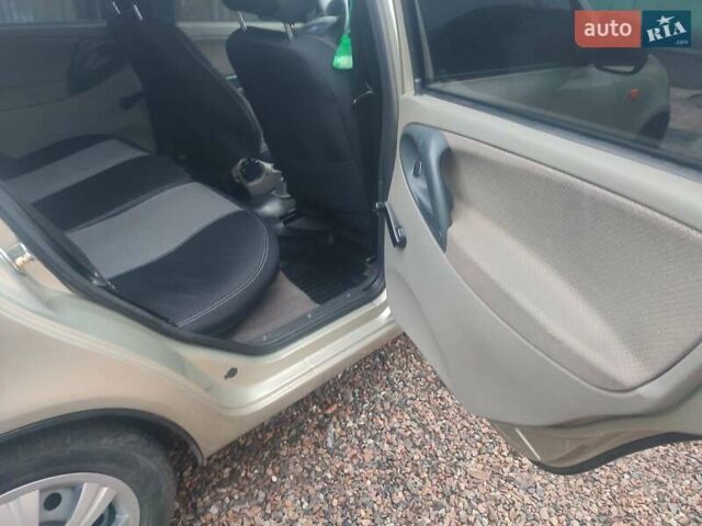 Сірий ВАЗ 1117 Калина, об'ємом двигуна 1.39 л та пробігом 115 тис. км за 2999 $, фото 14 на Automoto.ua