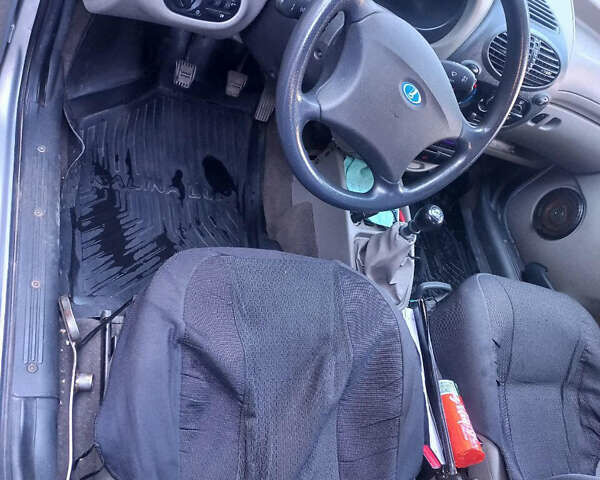 Сірий ВАЗ 1117 Калина, об'ємом двигуна 1.39 л та пробігом 520 тис. км за 3800 $, фото 5 на Automoto.ua