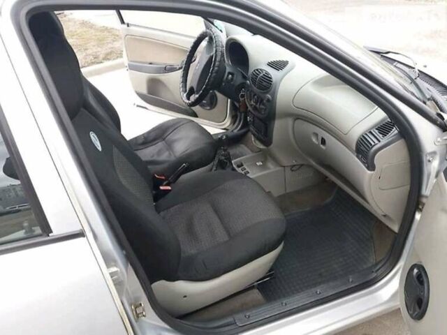 Серый ВАЗ 1117 Калина, объемом двигателя 1.39 л и пробегом 120 тыс. км за 2800 $, фото 5 на Automoto.ua