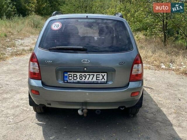 Серый ВАЗ 1117 Калина, объемом двигателя 1.4 л и пробегом 112 тыс. км за 2200 $, фото 2 на Automoto.ua