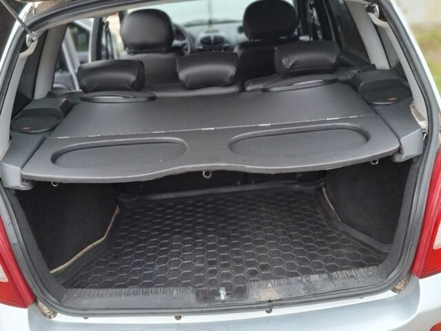 ВАЗ 1117 Калина 2012 в Кролевце на Automoto.ua Серый ВАЗ 1117 Калина, объемом двигателя 1.4 л и пробегом 124 тыс. км за 2800 $, фото 6 на Automoto.ua