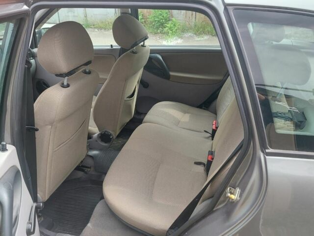 Серый ВАЗ 1117 Калина, объемом двигателя 1.4 л и пробегом 102 тыс. км за 2800 $, фото 4 на Automoto.ua