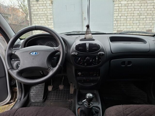 ВАЗ 1117 Калина 2012 в Кролевце на Automoto.ua Серый ВАЗ 1117 Калина, объемом двигателя 1.4 л и пробегом 124 тыс. км за 2800 $, фото 5 на Automoto.ua