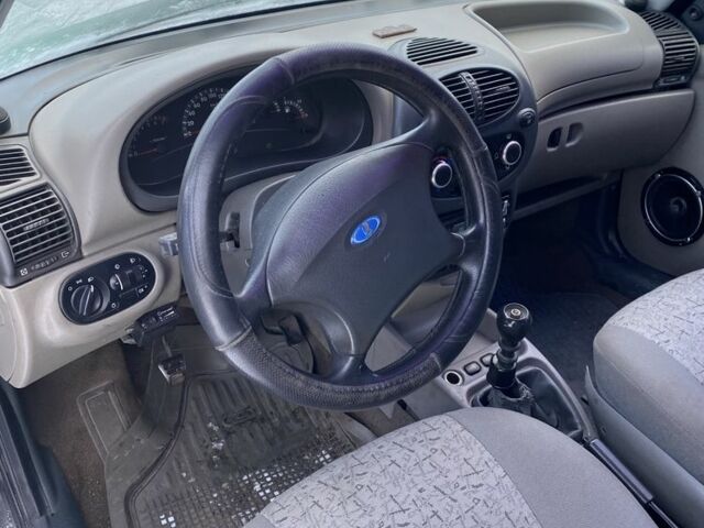 Синий ВАЗ 1117 Калина, объемом двигателя 1.6 л и пробегом 200 тыс. км за 1650 $, фото 4 на Automoto.ua