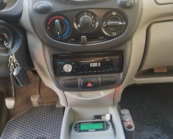 Синий ВАЗ 1117 Калина, объемом двигателя 1.6 л и пробегом 180 тыс. км за 1700 $, фото 7 на Automoto.ua