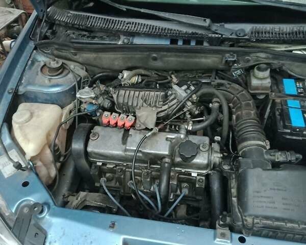 Синій ВАЗ 1117 Калина, об'ємом двигуна 1.6 л та пробігом 220 тис. км за 1990 $, фото 1 на Automoto.ua