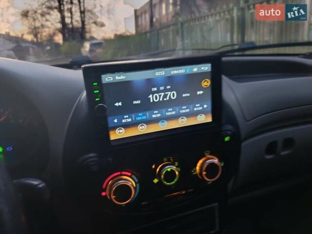 Синій ВАЗ 1117 Калина, об'ємом двигуна 1.6 л та пробігом 112 тис. км за 3000 $, фото 12 на Automoto.ua