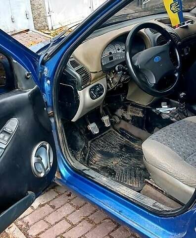 Синий ВАЗ 1117 Калина, объемом двигателя 1.6 л и пробегом 200 тыс. км за 1000 $, фото 6 на Automoto.ua