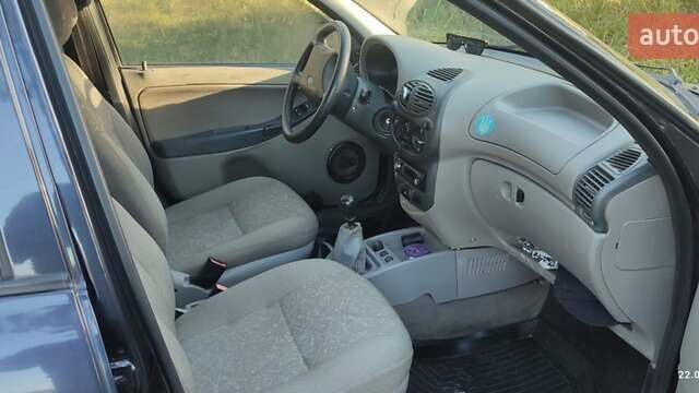 Синий ВАЗ 1117 Калина, объемом двигателя 1.6 л и пробегом 115 тыс. км за 2100 $, фото 2 на Automoto.ua