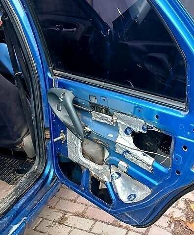 Синий ВАЗ 1117 Калина, объемом двигателя 1.6 л и пробегом 200 тыс. км за 1000 $, фото 7 на Automoto.ua