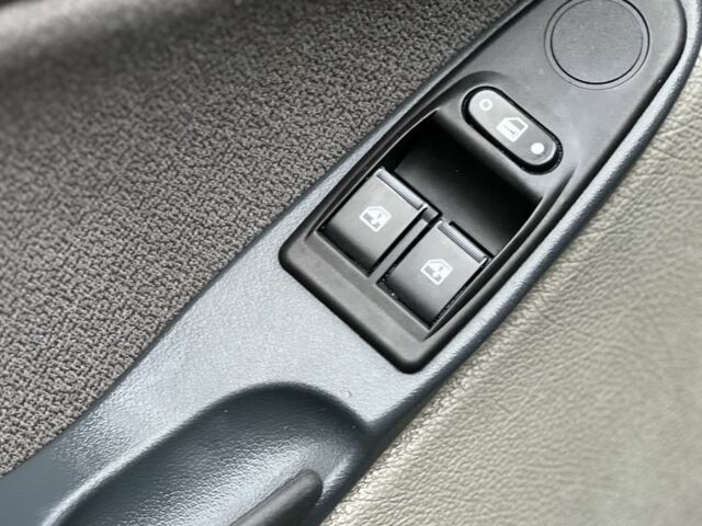 Синій ВАЗ 1117 Калина, об'ємом двигуна 1.6 л та пробігом 98 тис. км за 2400 $, фото 16 на Automoto.ua