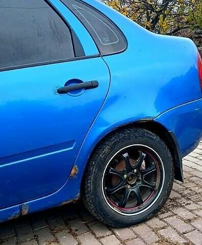 Синий ВАЗ 1117 Калина, объемом двигателя 1.6 л и пробегом 200 тыс. км за 1000 $, фото 4 на Automoto.ua