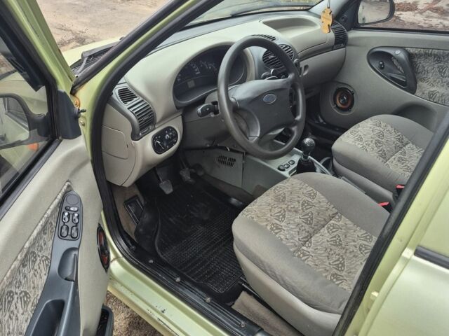 Зеленый ВАЗ 1117 Калина, объемом двигателя 1.6 л и пробегом 220 тыс. км за 1450 $, фото 4 на Automoto.ua