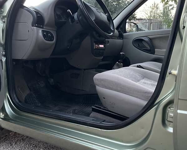 Зелений ВАЗ 1117 Калина, об'ємом двигуна 1.39 л та пробігом 65 тис. км за 3200 $, фото 19 на Automoto.ua