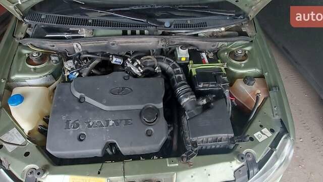 Зеленый ВАЗ 1117 Калина, объемом двигателя 1.4 л и пробегом 180 тыс. км за 2300 $, фото 10 на Automoto.ua