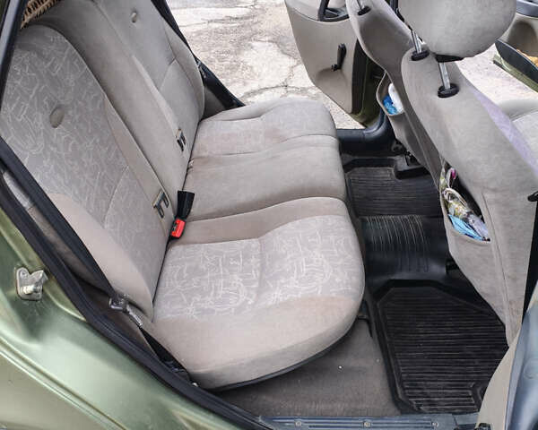 Зеленый ВАЗ 1117 Калина, объемом двигателя 1.39 л и пробегом 119 тыс. км за 3000 $, фото 5 на Automoto.ua