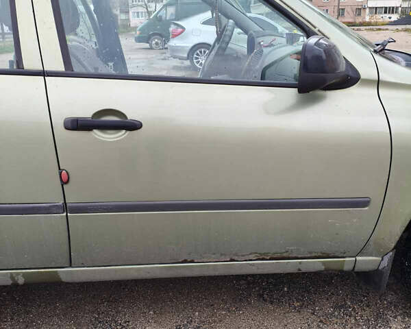 Зеленый ВАЗ 1117 Калина, объемом двигателя 1.39 л и пробегом 119 тыс. км за 3000 $, фото 3 на Automoto.ua