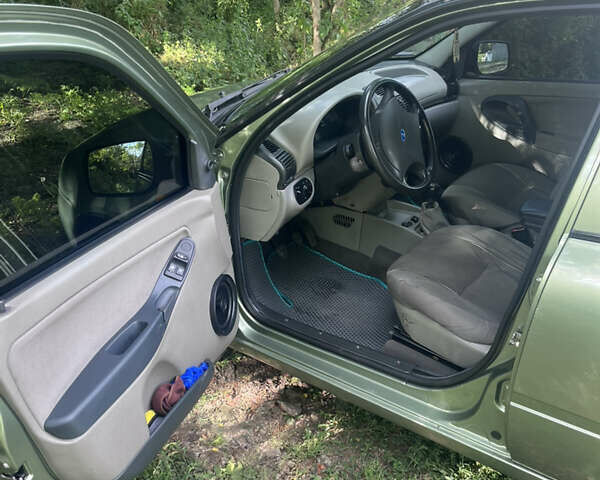 Зеленый ВАЗ 1117 Калина, объемом двигателя 1.39 л и пробегом 160 тыс. км за 3950 $, фото 8 на Automoto.ua