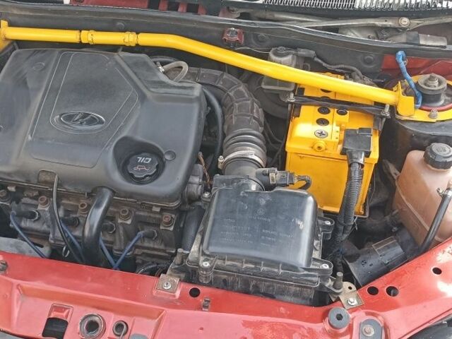 Червоний ВАЗ 1118, об'ємом двигуна 1.6 л та пробігом 200 тис. км за 2381 $, фото 1 на Automoto.ua