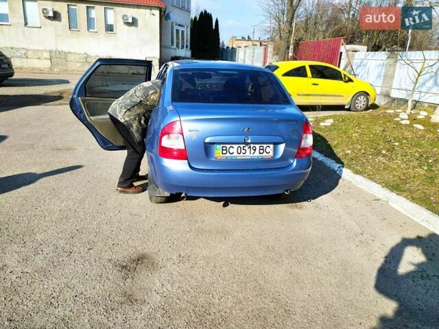 Синий ВАЗ 1118, объемом двигателя 1.6 л и пробегом 196 тыс. км за 2200 $, фото 2 на Automoto.ua