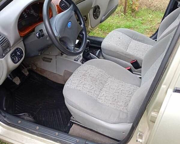 Бежевый ВАЗ 1119 Калина, объемом двигателя 1.6 л и пробегом 183 тыс. км за 1350 $, фото 1 на Automoto.ua