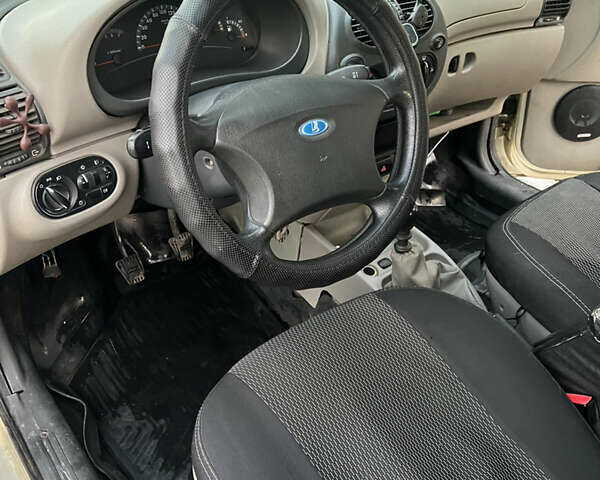 Бежевий ВАЗ 1119 Калина, об'ємом двигуна 1.6 л та пробігом 193 тис. км за 2700 $, фото 4 на Automoto.ua