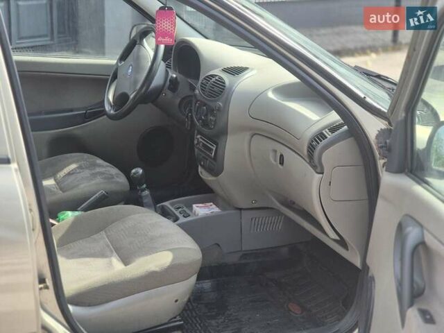 Бежевий ВАЗ 1119 Калина, об'ємом двигуна 1.6 л та пробігом 200 тис. км за 1399 $, фото 5 на Automoto.ua