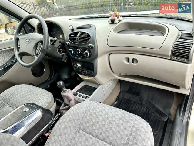 Бежевый ВАЗ 1119 Калина, объемом двигателя 1.6 л и пробегом 150 тыс. км за 2200 $, фото 8 на Automoto.ua