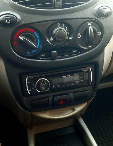 Чорний ВАЗ 1119 Калина, об'ємом двигуна 1.4 л та пробігом 138 тис. км за 2700 $, фото 13 на Automoto.ua