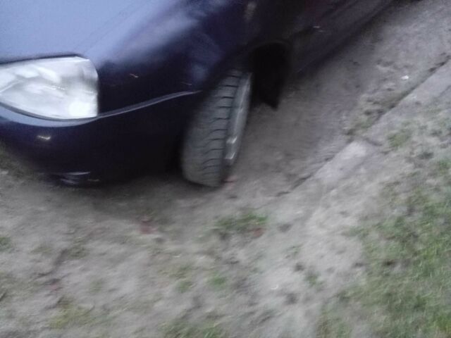 Фіолетовий ВАЗ 1119 Калина, об'ємом двигуна 1.6 л та пробігом 260 тис. км за 1800 $, фото 2 на Automoto.ua