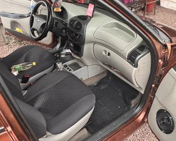 Коричневый ВАЗ 1119 Калина, объемом двигателя 1.6 л и пробегом 165 тыс. км за 1750 $, фото 7 на Automoto.ua