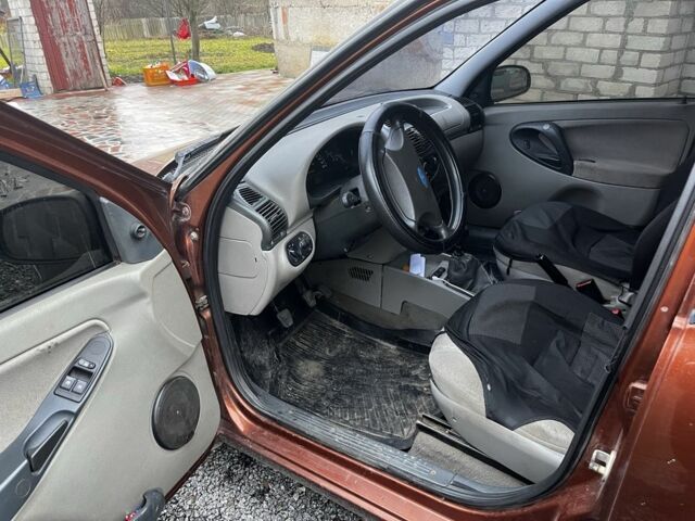 Коричневий ВАЗ 1119 Калина, об'ємом двигуна 1.6 л та пробігом 156 тис. км за 1400 $, фото 7 на Automoto.ua