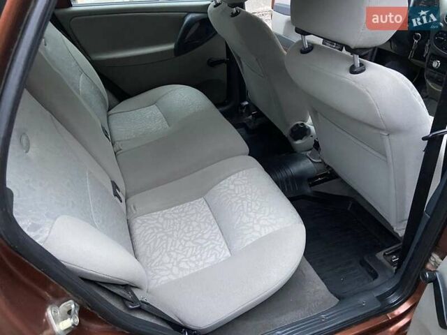 Коричневий ВАЗ 1119 Калина, об'ємом двигуна 1.6 л та пробігом 86 тис. км за 3200 $, фото 3 на Automoto.ua