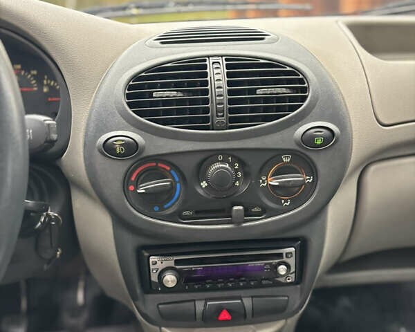 Красный ВАЗ 1119 Калина, объемом двигателя 1.6 л и пробегом 24 тыс. км за 4200 $, фото 17 на Automoto.ua