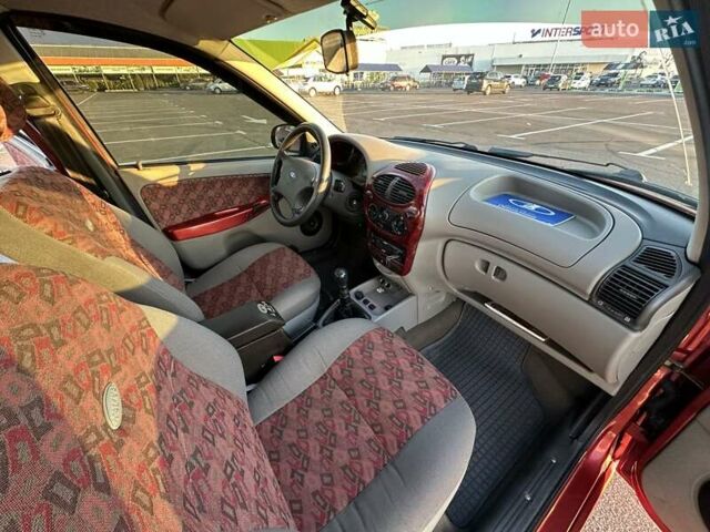 Червоний ВАЗ 1119 Калина, об'ємом двигуна 1.6 л та пробігом 147 тис. км за 4100 $, фото 11 на Automoto.ua