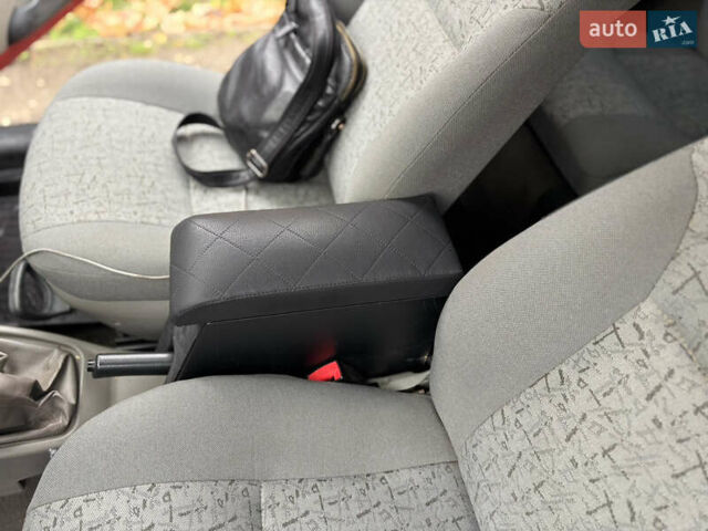 Красный ВАЗ 1119 Калина, объемом двигателя 1.6 л и пробегом 24 тыс. км за 4200 $, фото 14 на Automoto.ua