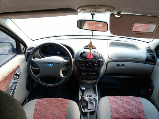 ВАЗ 1119 Калина 2007 у Тернополі на Automoto.ua Червоний ВАЗ 1119 Калина, об'ємом двигуна 1.6 л та пробігом 190 тис. км за 1700 $, фото 14 на Automoto.ua