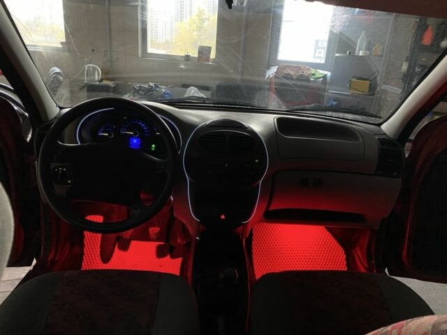 Красный ВАЗ 1119 Калина, объемом двигателя 1.4 л и пробегом 170 тыс. км за 1700 $, фото 7 на Automoto.ua