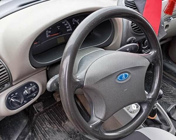 Красный ВАЗ 1119 Калина, объемом двигателя 1.6 л и пробегом 137 тыс. км за 2200 $, фото 4 на Automoto.ua
