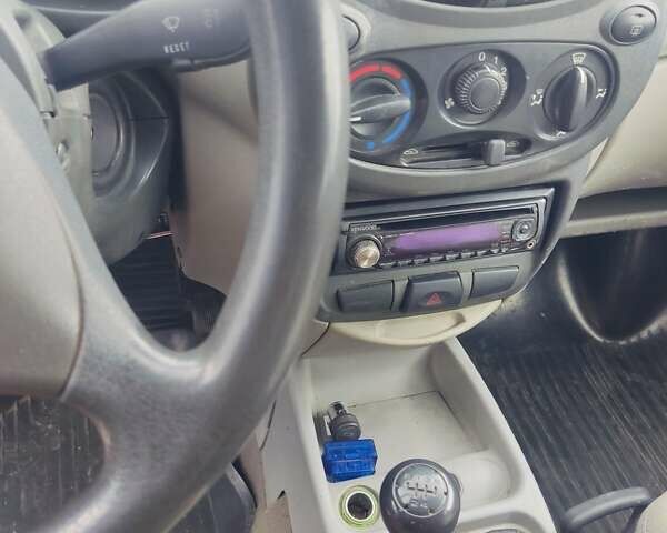Красный ВАЗ 1119 Калина, объемом двигателя 1.4 л и пробегом 160 тыс. км за 1700 $, фото 3 на Automoto.ua