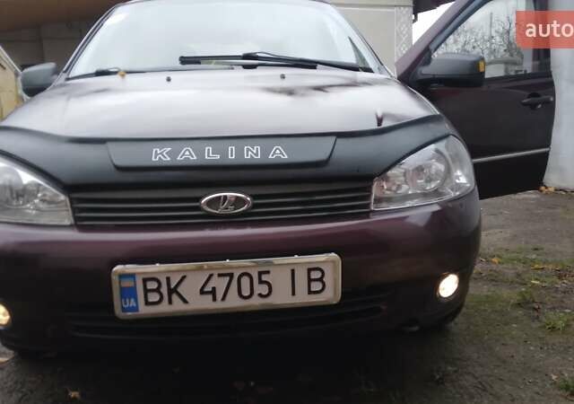 ВАЗ 1119 Калина 2010 у Рівному на Automoto.ua Червоний ВАЗ 1119 Калина, об'ємом двигуна 1.6 л та пробігом 132 тис. км за 2300 $, фото 3 на Automoto.ua