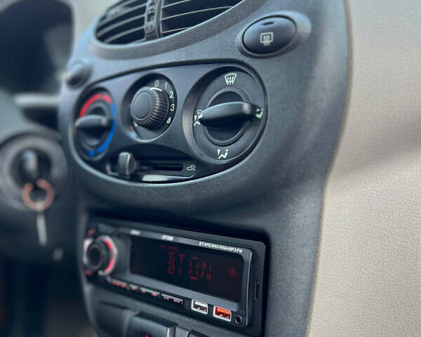 Красный ВАЗ 1119 Калина, объемом двигателя 1.39 л и пробегом 40 тыс. км за 3750 $, фото 36 на Automoto.ua