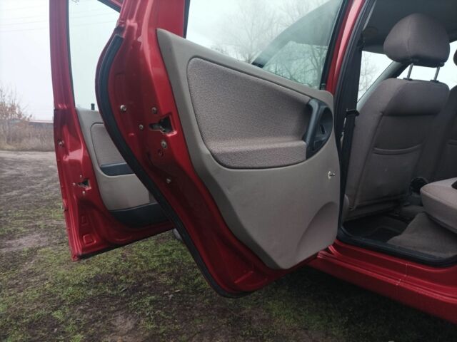 Красный ВАЗ 1119 Калина, объемом двигателя 0 л и пробегом 160 тыс. км за 1800 $, фото 1 на Automoto.ua