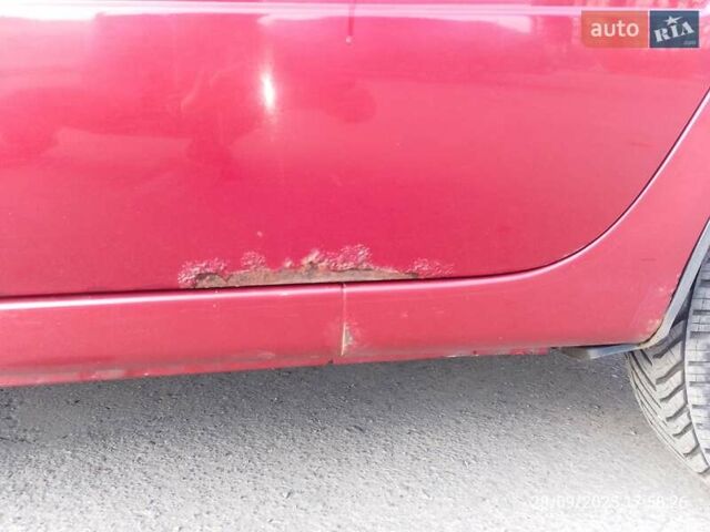 Червоний ВАЗ 1119 Калина, об'ємом двигуна 1.39 л та пробігом 83 тис. км за 2300 $, фото 12 на Automoto.ua