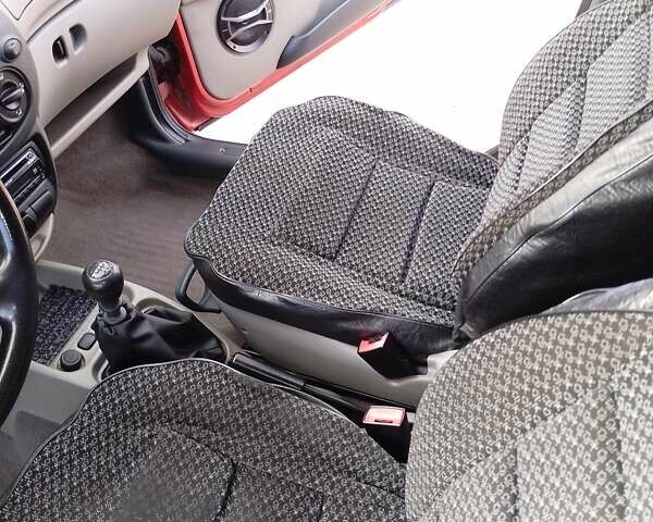 Червоний ВАЗ 1119 Калина, об'ємом двигуна 1.39 л та пробігом 83 тис. км за 2300 $, фото 18 на Automoto.ua