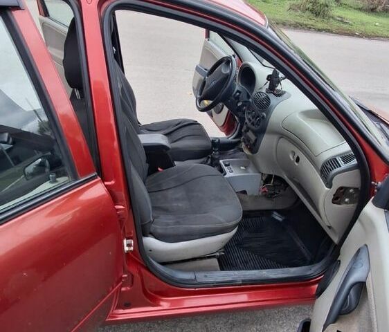 Червоний ВАЗ 1119 Калина, об'ємом двигуна 1.6 л та пробігом 112 тис. км за 1535 $, фото 11 на Automoto.ua