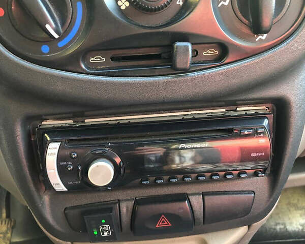 ВАЗ 1119 Калина, объемом двигателя 1.4 л и пробегом 156 тыс. км за 2000 $, фото 6 на Automoto.ua